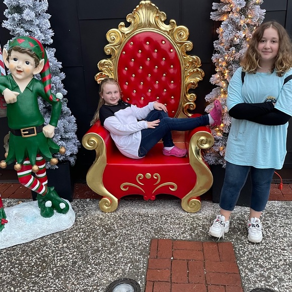 Meet your Posher, Kristin - Picture 7 of 7